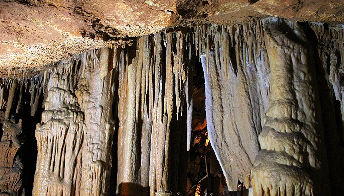 Фото Сталактиты геофизической пещеры Крым